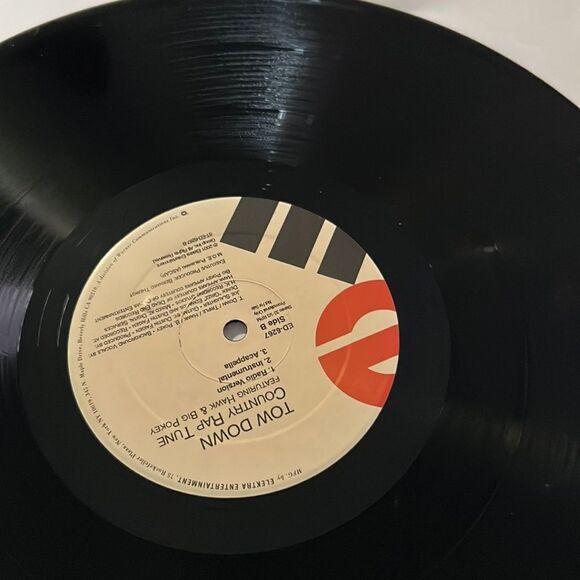 Tow Down
Country Rap Tune
12" Single - Picture 4 of 7